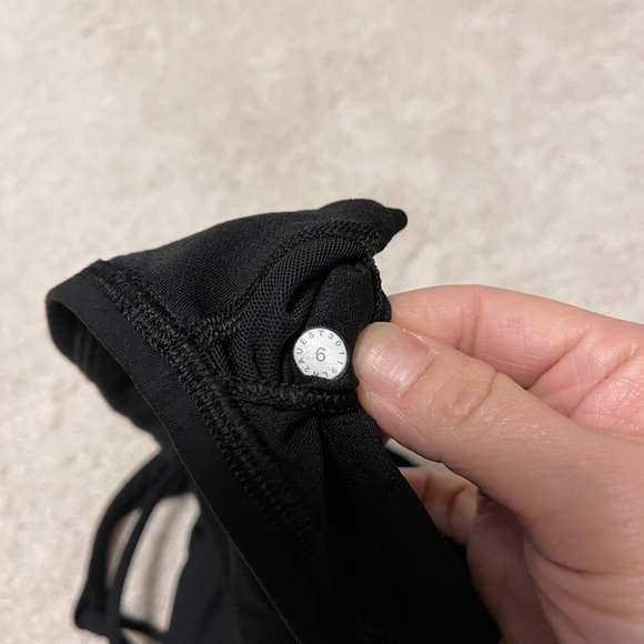 Lululemon Bra. SIZE 6 - Picture 3 of 3